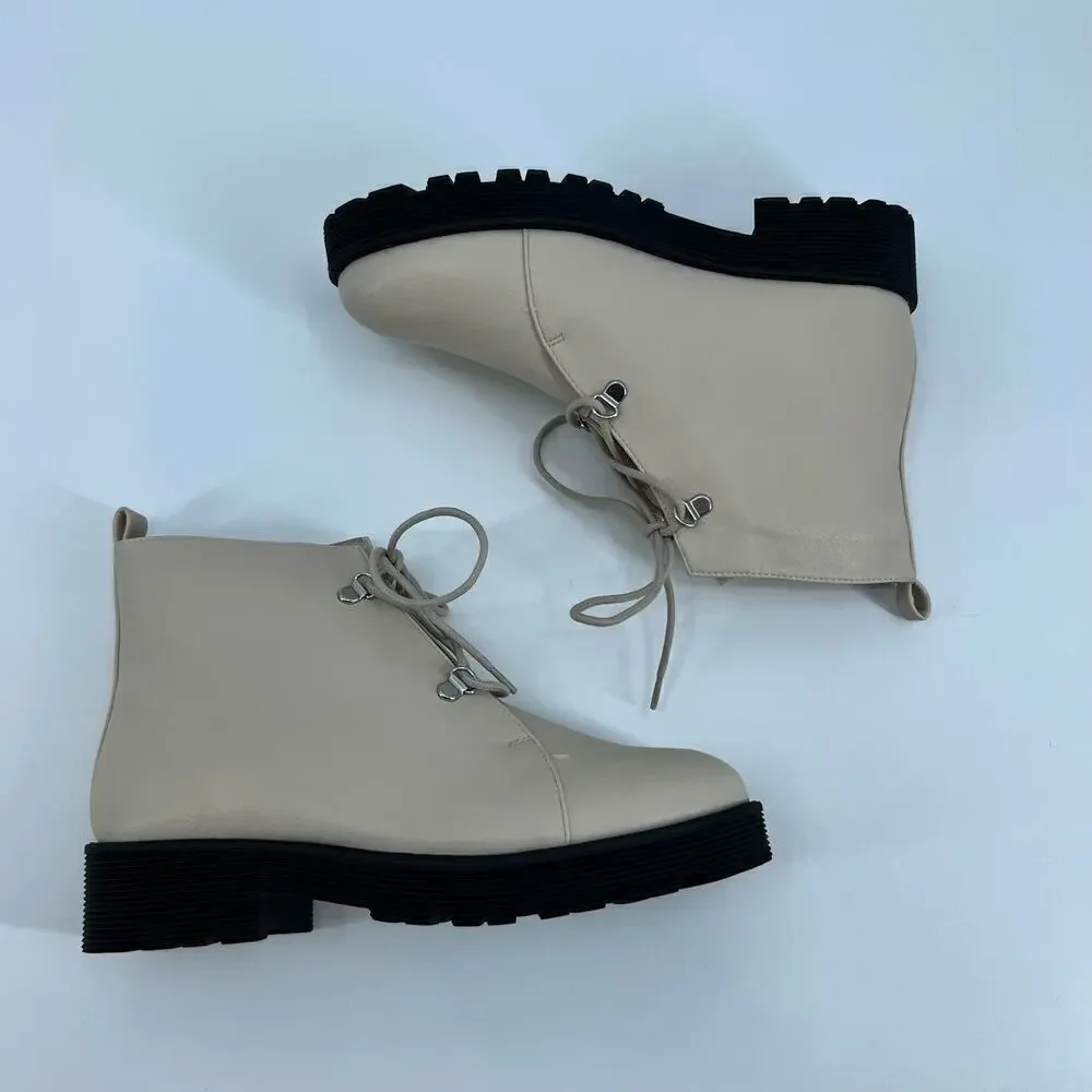 NEW COCONUTS BY MATISSE MILLY LACE-UP BOOTS in bone off white retro size 8 or 9